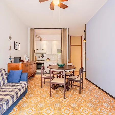 Palm House Apartment